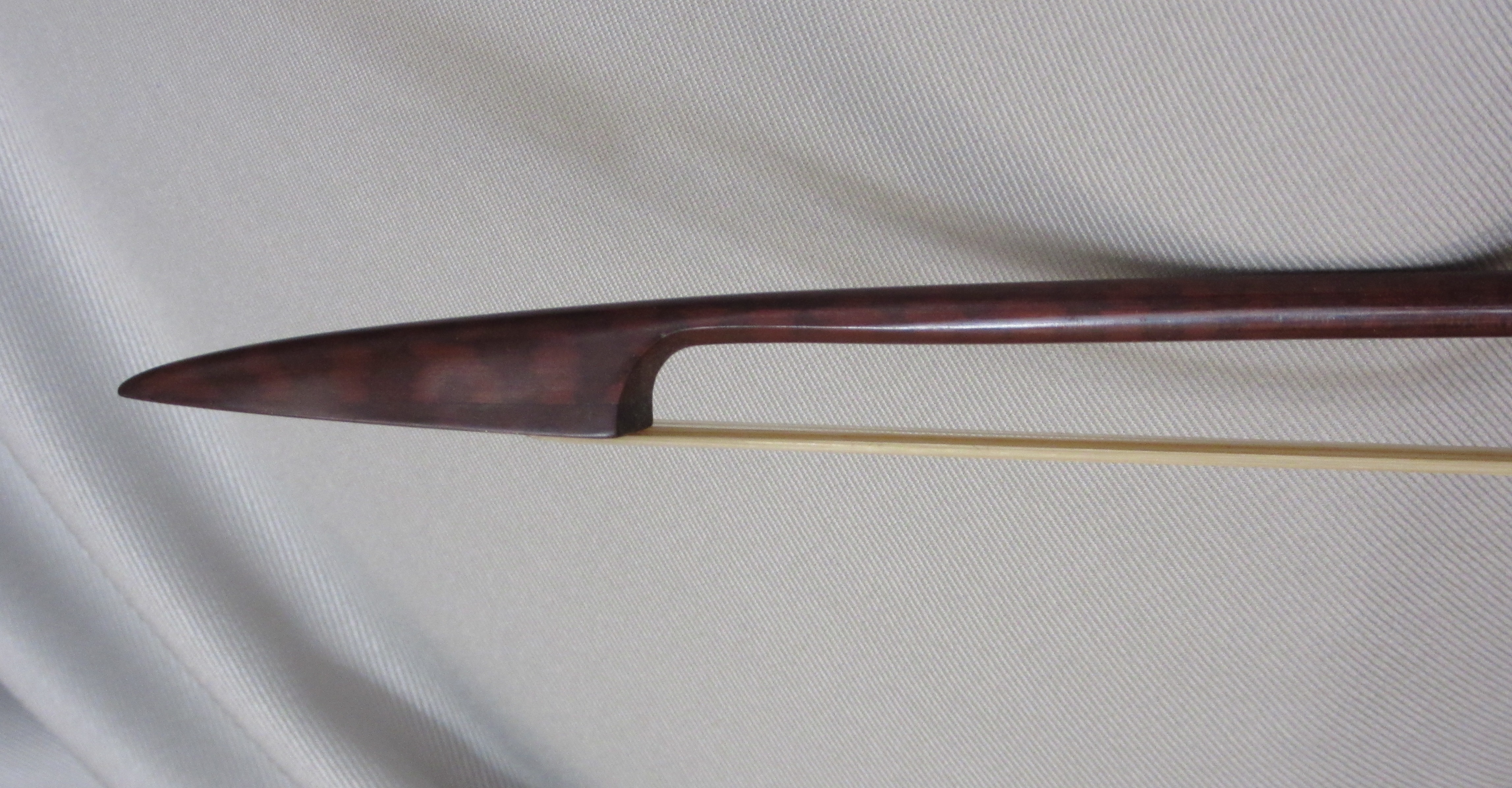 Archet basse de viole