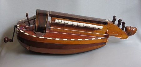 Vielle � roue XIX�me Mirecourt